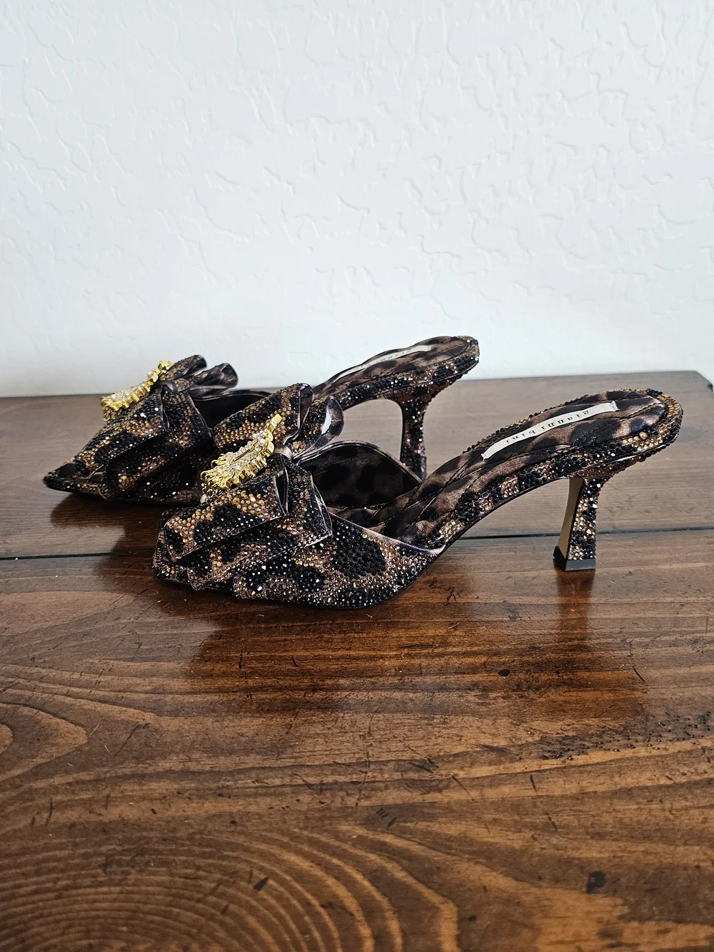 Gianni Bini Leopard Print Bow Heel Shoes Jewel/Rhinestone Women's Sz 6, 6.5, 7.5 - Picture 3 of 9
